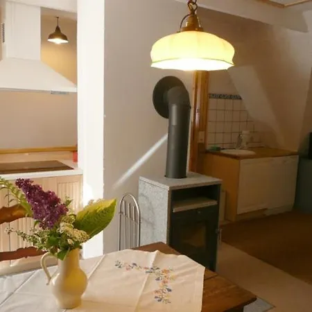 Reethaus Rosengarten Ruegen, Gegenueber Von Hiddensee Apartmán *