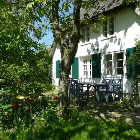 Reethaus Rosengarten Ruegen, Gegenueber Von Hiddensee Apartmán Schaprode