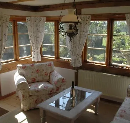 Reethaus Rosengarten Ruegen, Gegenueber Von Hiddensee Apartmán