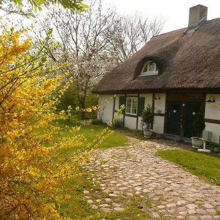 Reethaus Rosengarten Ruegen, Gegenueber Von Hiddensee